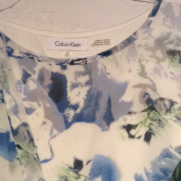 EUC Like new XS sleeveless top - Picture 2 of 2